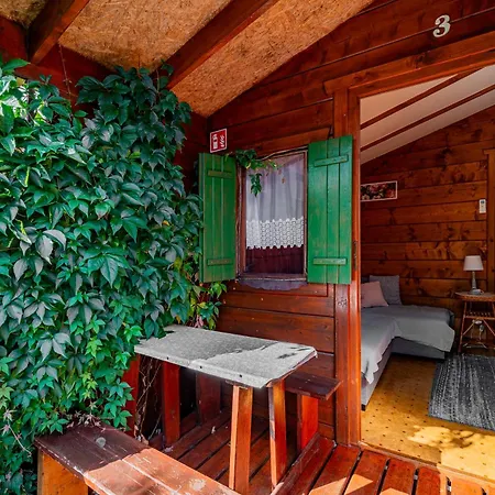 Letniskowe Wiktoria * דומבקי