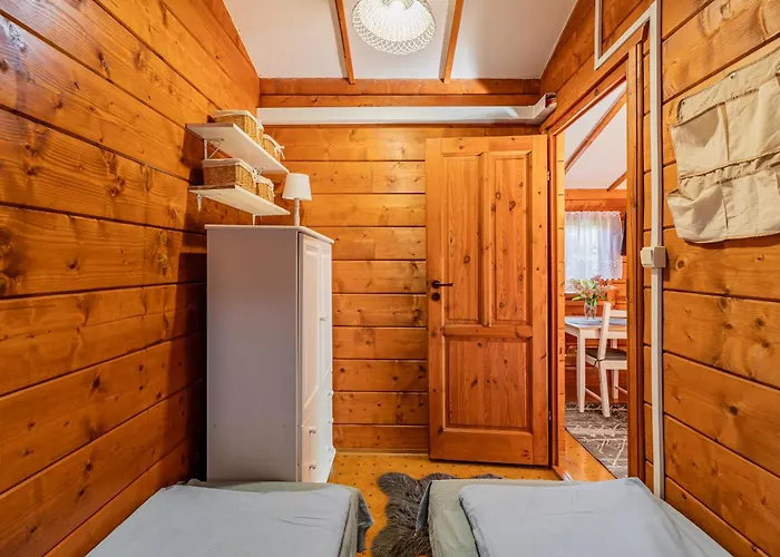 Letniskowe Wiktoria ロッジ ドンプキ